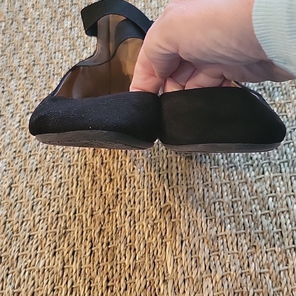 BELLA MARIE black suede ballet flats.  Very lightweight.  Size is 6.5. - Picture 2 of 7